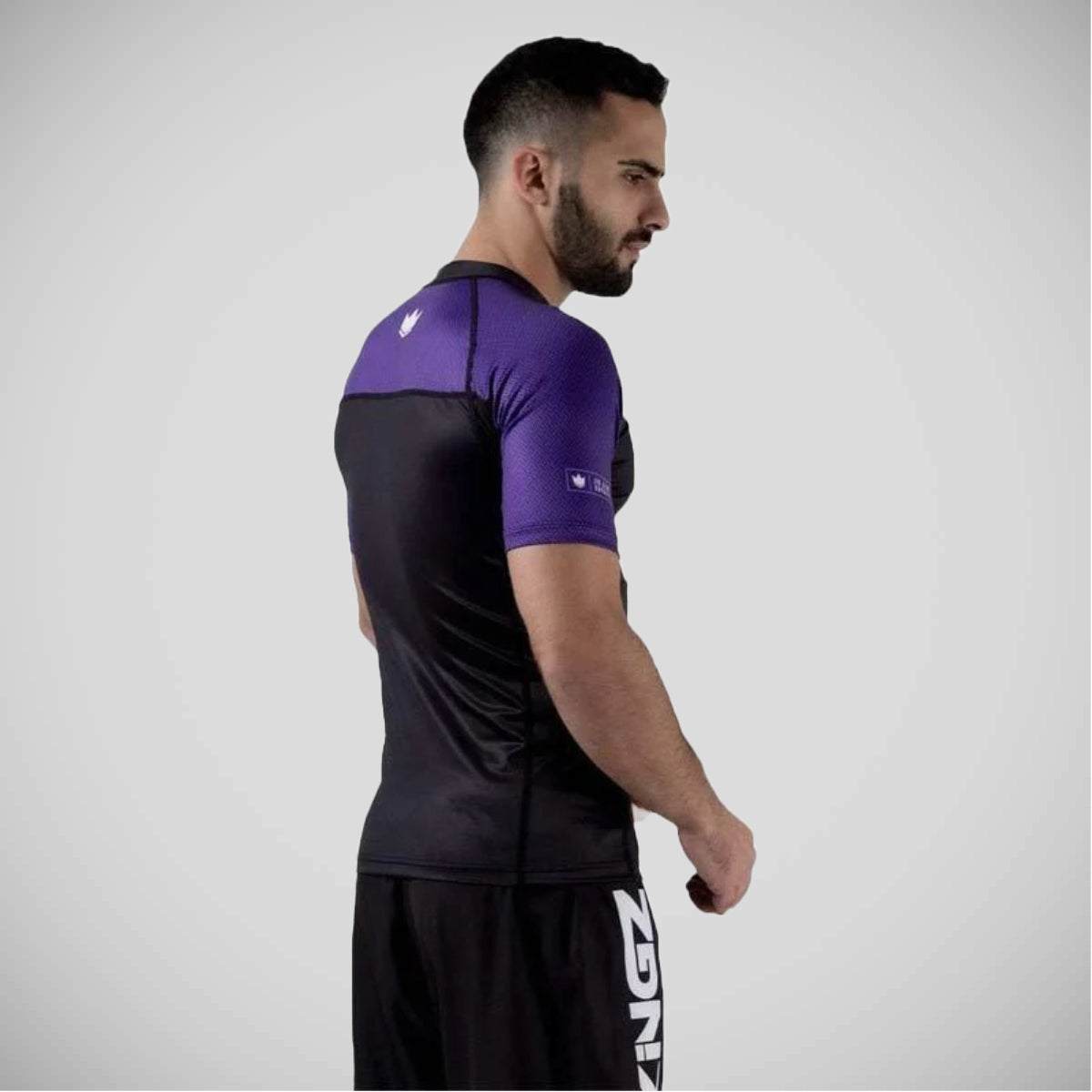 Кінгз -рейтинг виступу з коротким рукавом висипання фіолетово