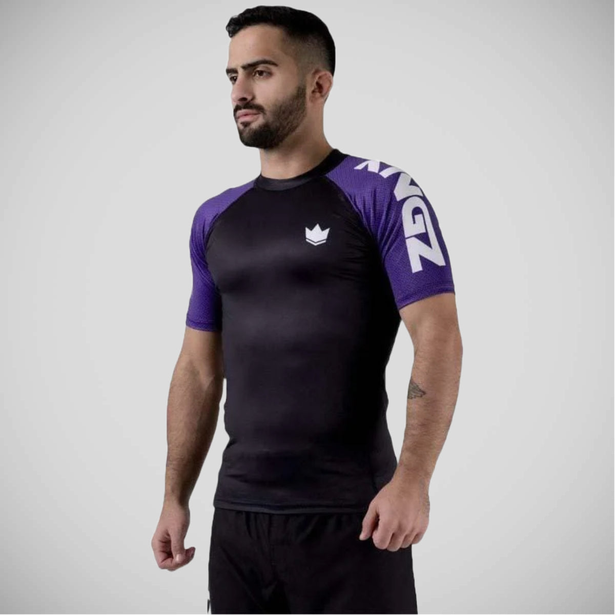 Кінгз -рейтинг виступу з коротким рукавом висипання фіолетово