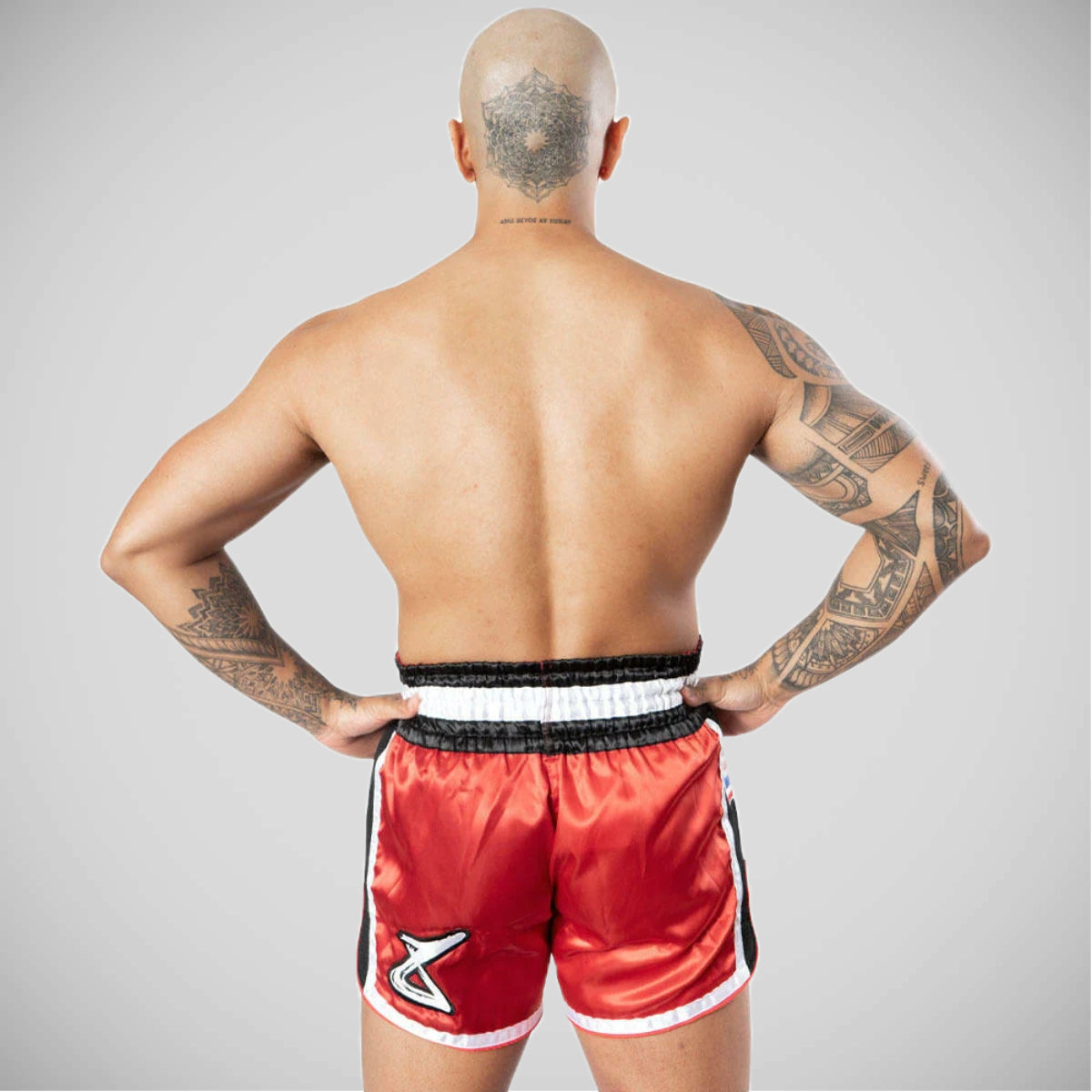 Rouge / noir 8 Weapons Super mesh Muay Thai Shorts