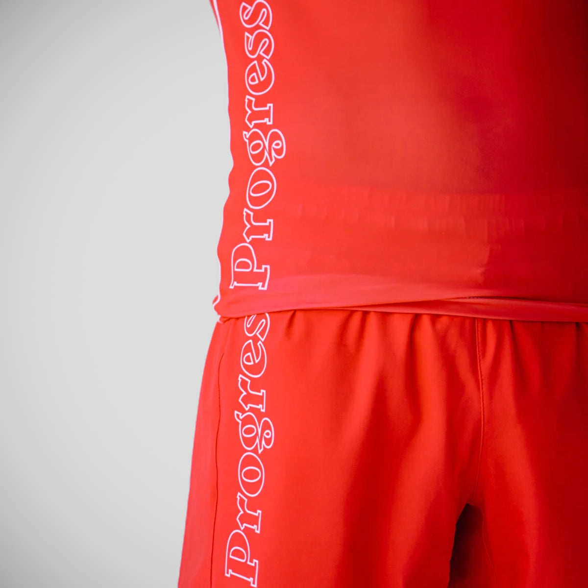 Fremdriftsprofil rød og hvit hybrid shorts rød/hvit