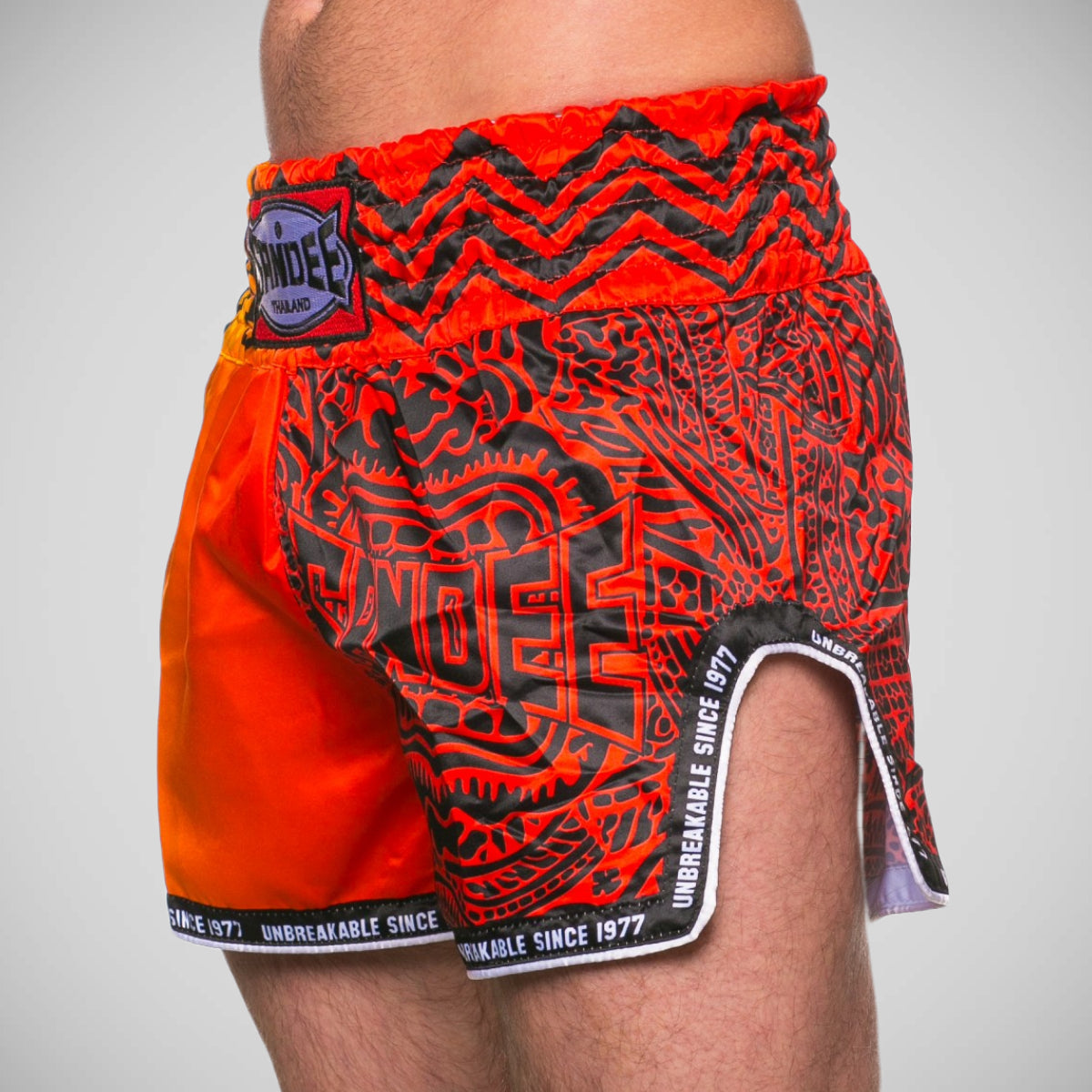 شورت ساندي واريور Muay Thai باللون الأحمر/البرتقالي