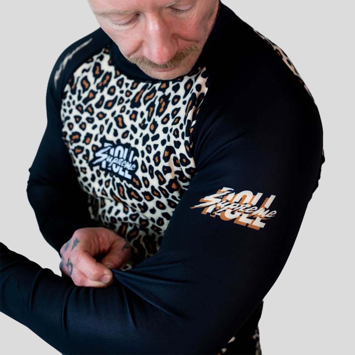 Rouler suprême le boucher à manches longues éruption cutanée jaune / brun