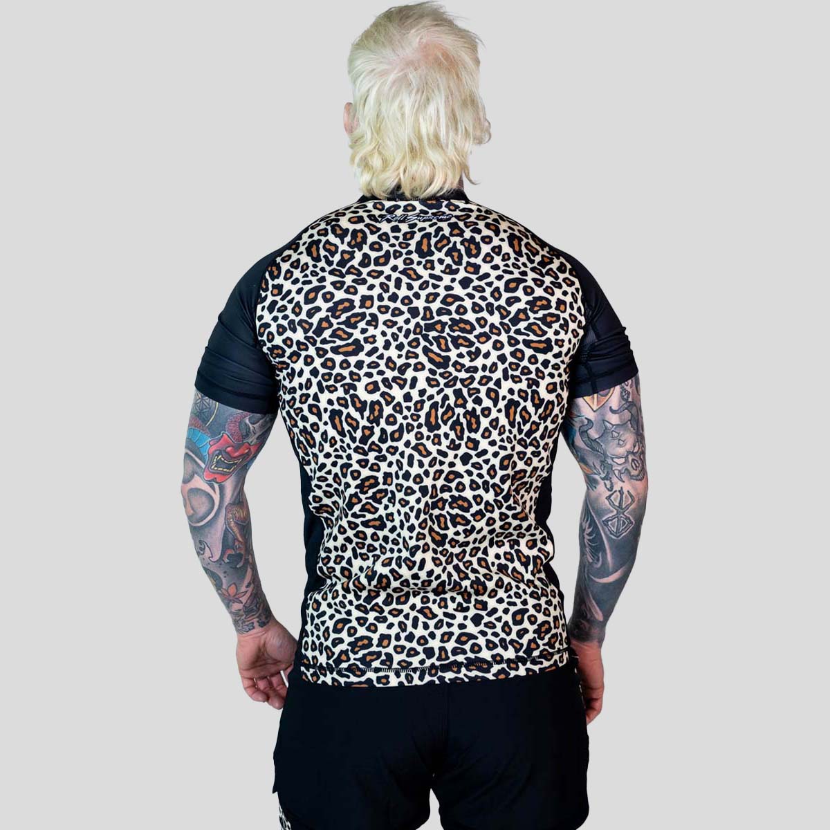 Rouler suprême le boucher à manches courtes cutanées jaune / brun