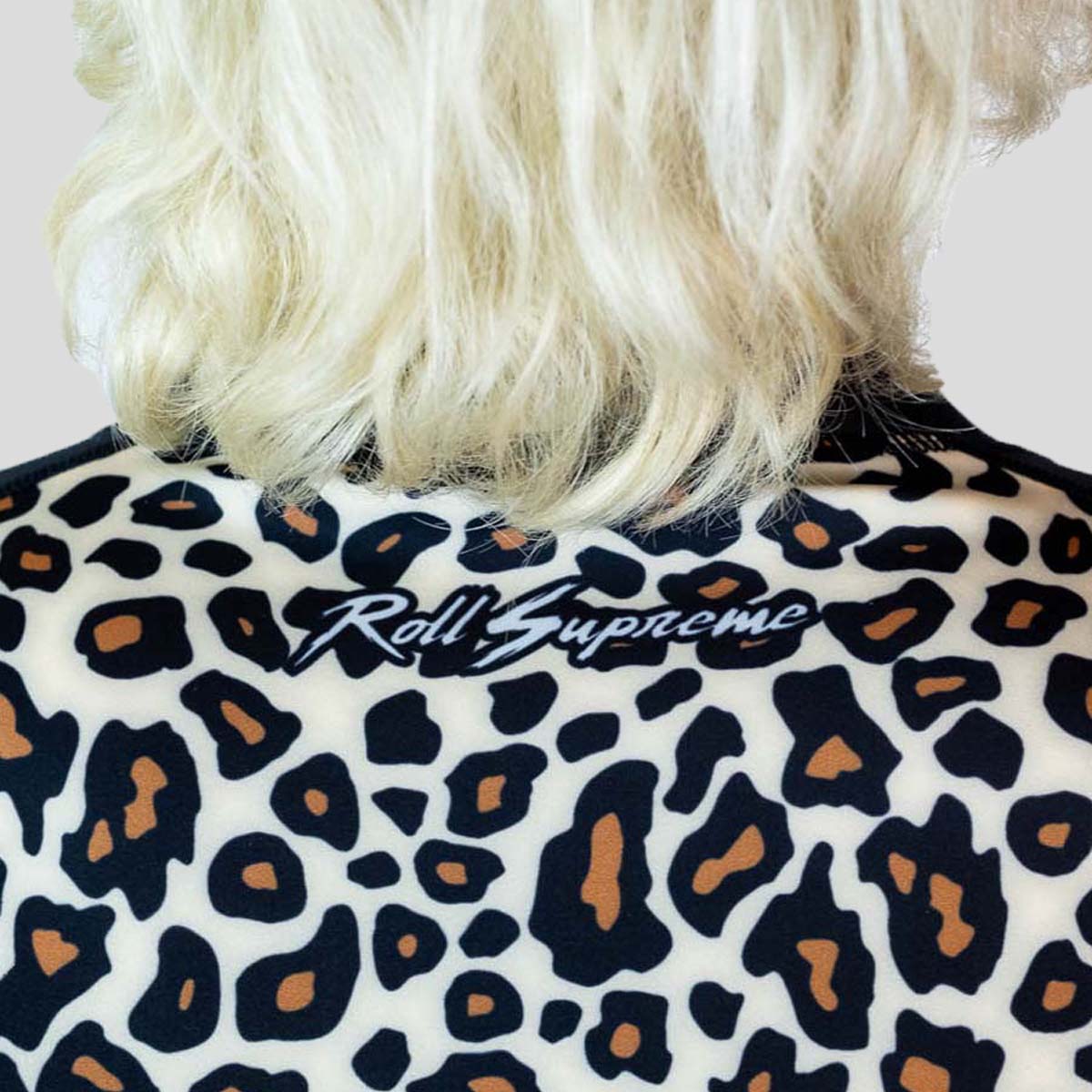 Rouler suprême le boucher à manches courtes cutanées jaune / brun