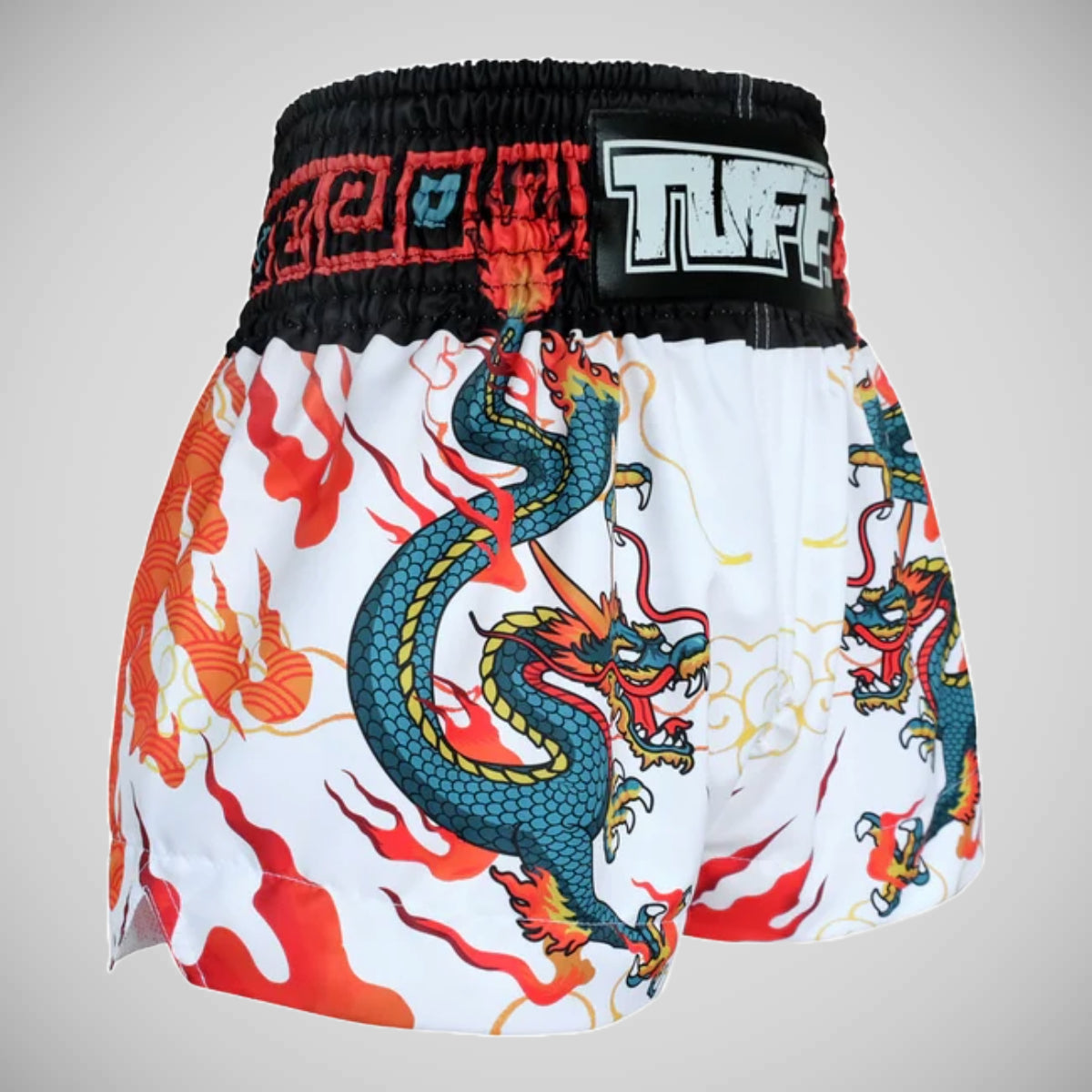 タフスポーツMS622ホワイトブルードラゴンムーイタイのショートパンツ
