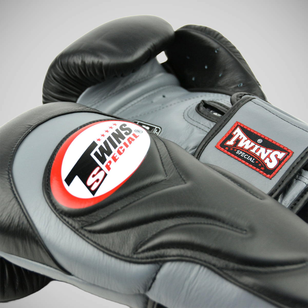 Twins BGVL6 Deluxe Sparring -Handschuhe schwarz/grau