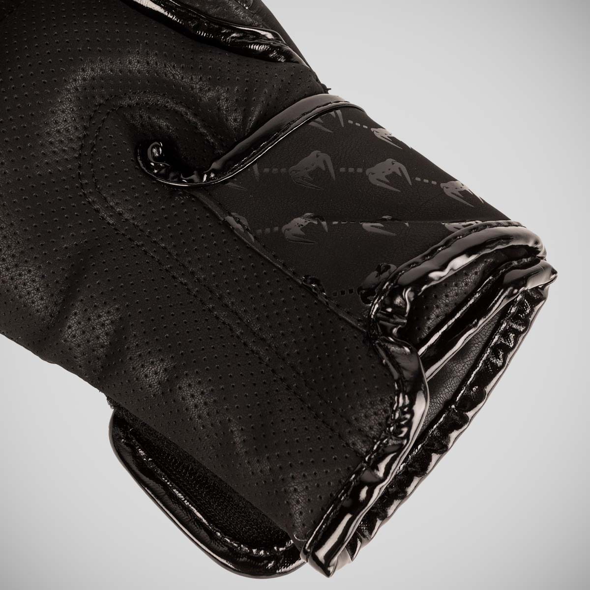 금성 충격 모노그램 권투 장갑 검은 색/분홍색