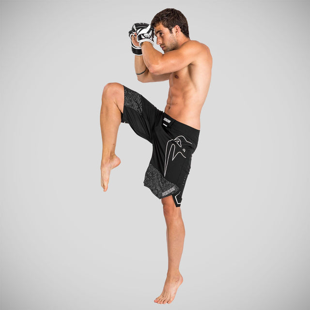 Venum Light 4.0 Fight Shorts Black/White
