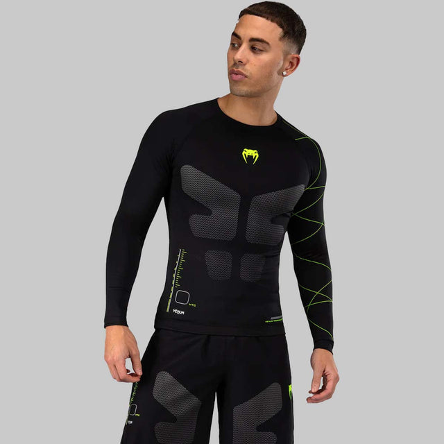 Venum Training Camp 4.0 Long Sleeve Rash Guard Black/Neo Green