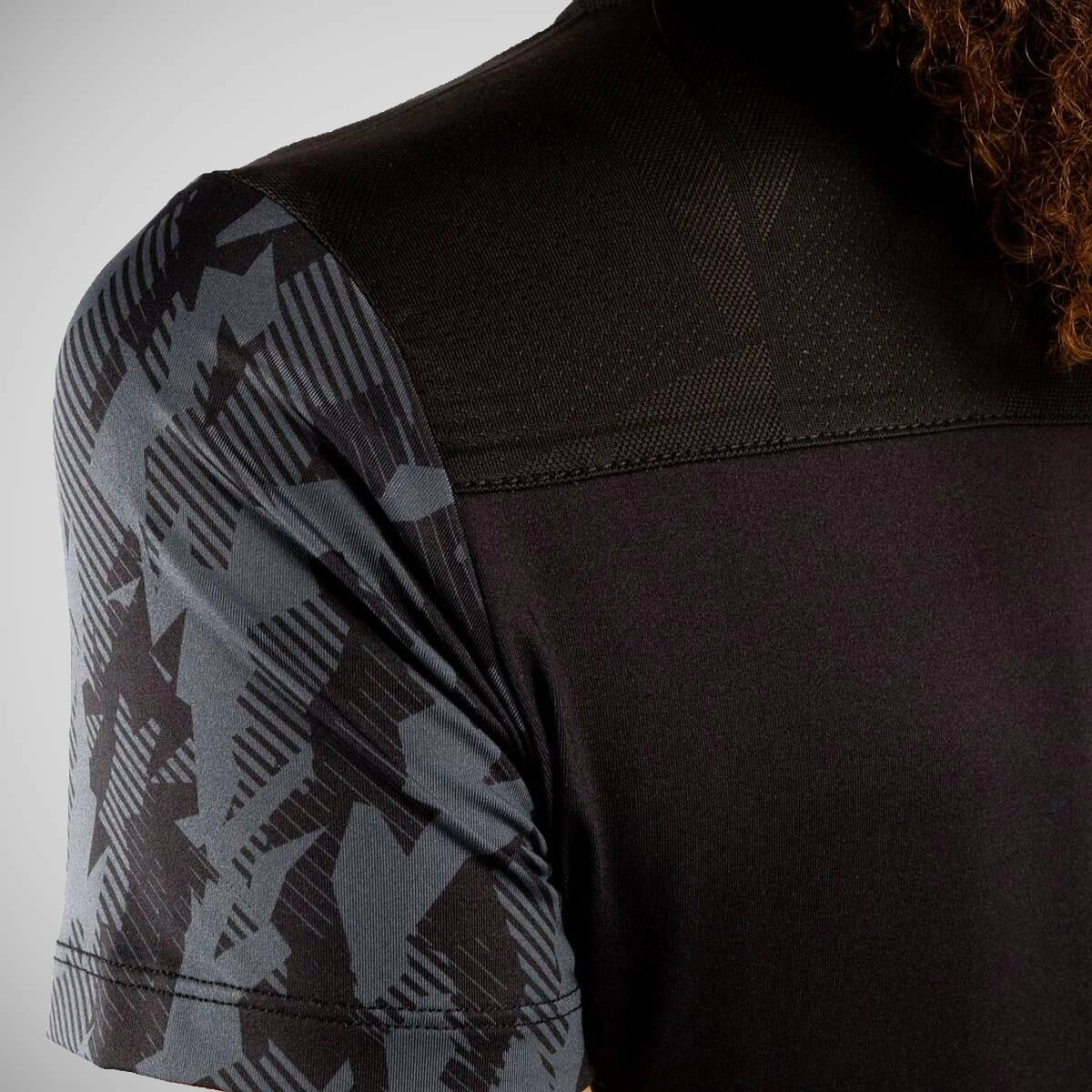 Venum UFC Authentic Fight Week Frauen trocken Tech T-Shirt Schwarz