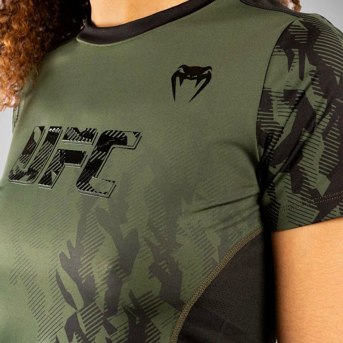 Venum UFC Authentic Fight Week Frauen trocken Tech T-Shirt Khaki