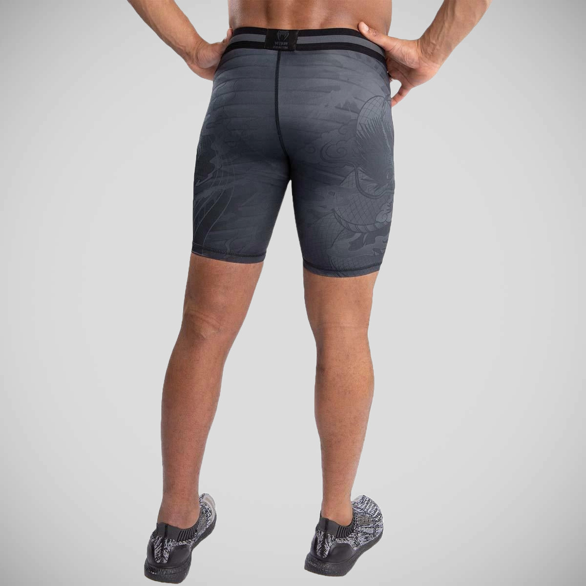 Venum YKZ21 Vale Tudo Shorts Schwarz