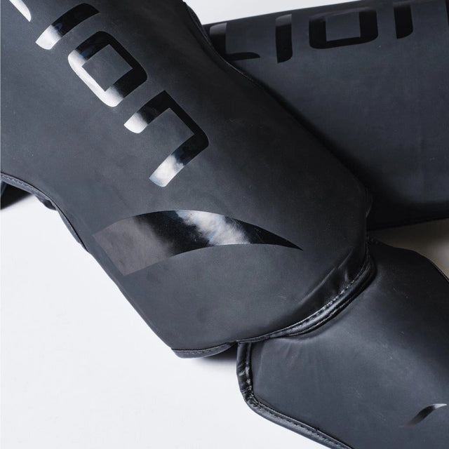 Elion Extravagant Shin Guards Black/Black