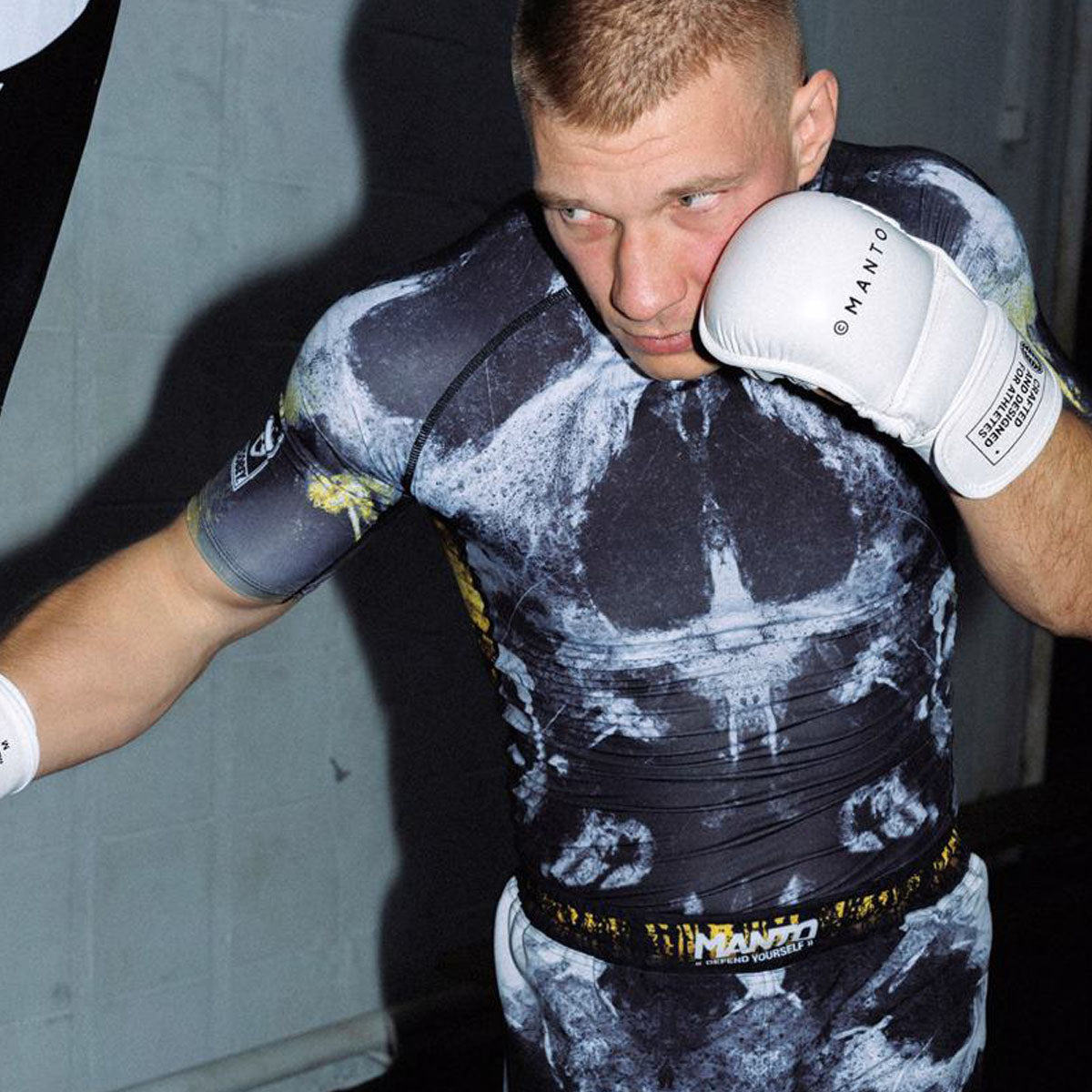 Manto ongehoorzaam aan de uitslag van korte mouwen Black Black