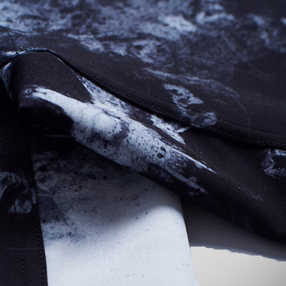 मंटो डिसोबे शॉर्ट्स ब्लैक फाइट