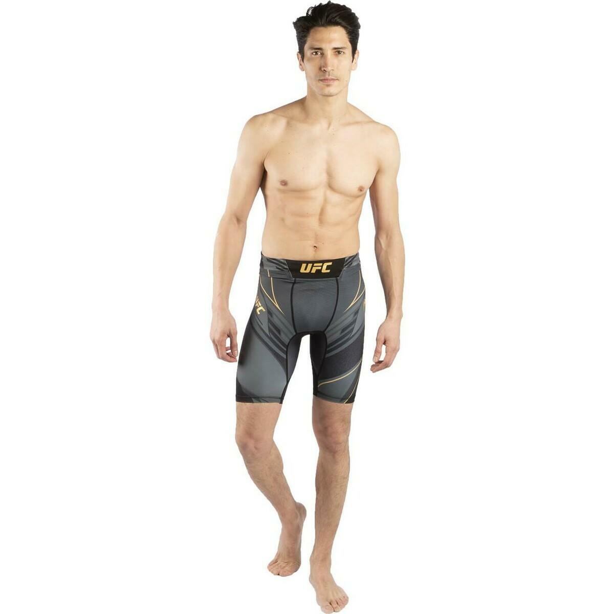 Черная/золотая венума UFC Pro Line Vale Tudo Shorts