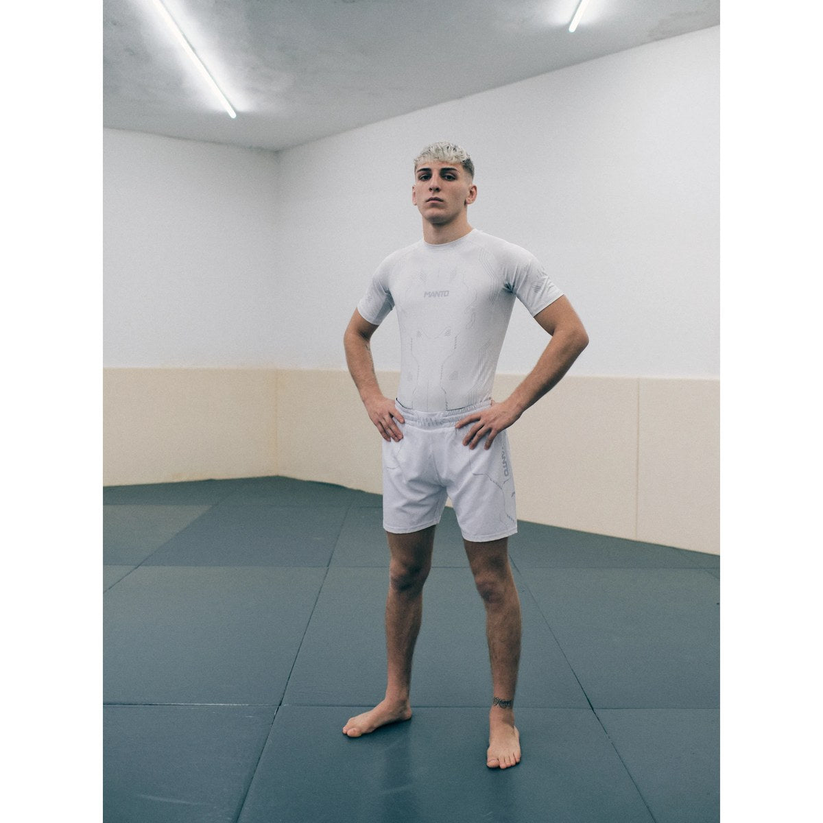 Manto Shield Rash Guard White - front