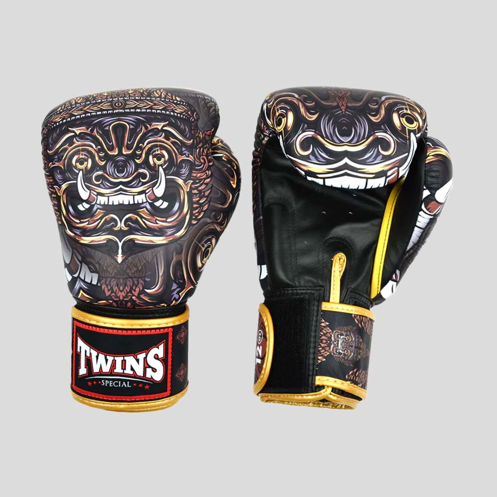 Twins FBGVL4-63 Yakthai Boxing Gloves Black/Gold