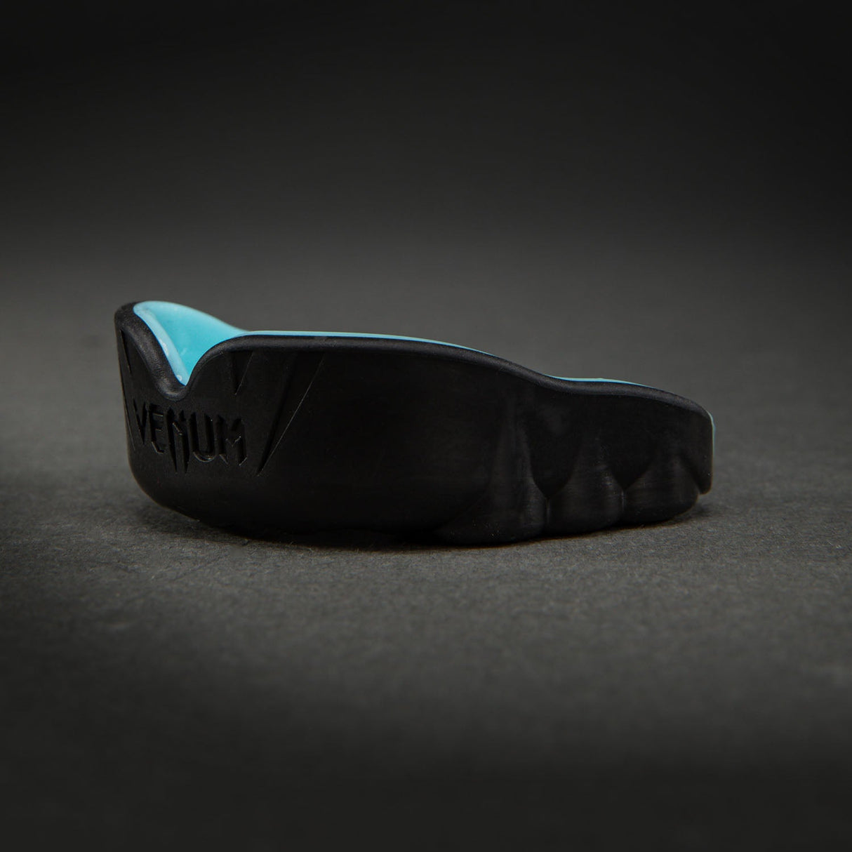Venum Challenger Mouthguard Black/Turquoise - detail