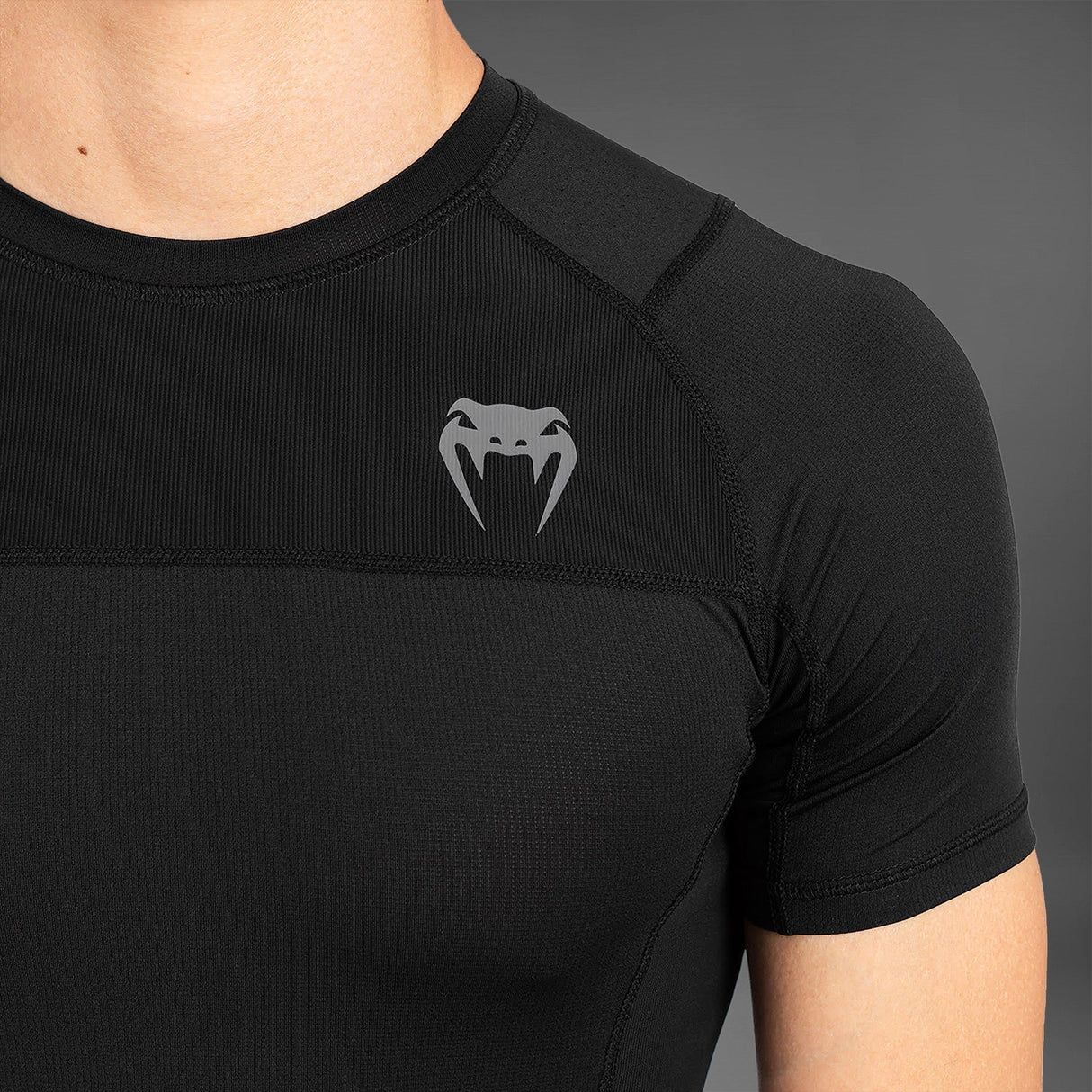 Venum G Fit Air Rashguard Shortsleeve Black - side
