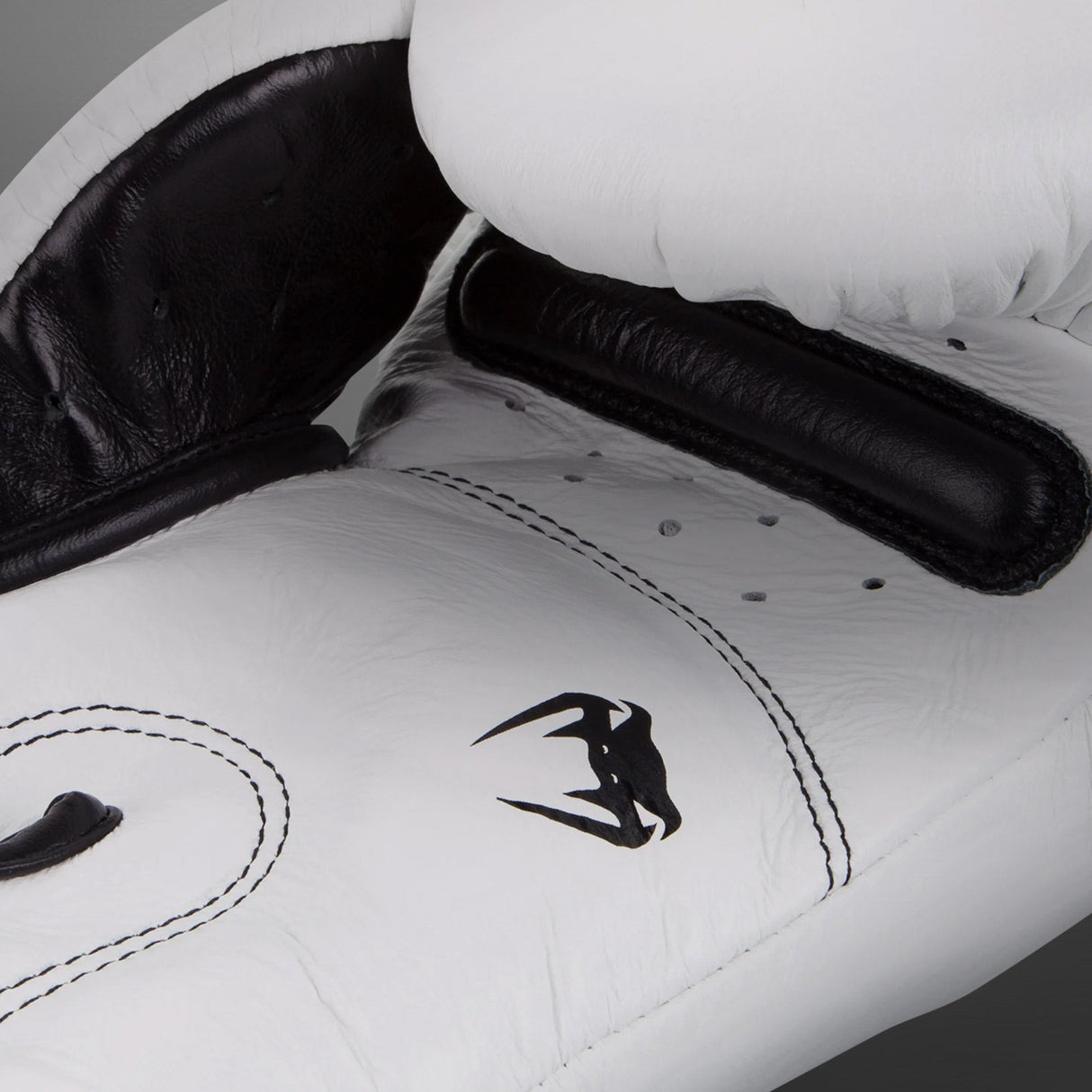 Venum Giant 3.0 Boxing Gloves Nappa Leather White - detail