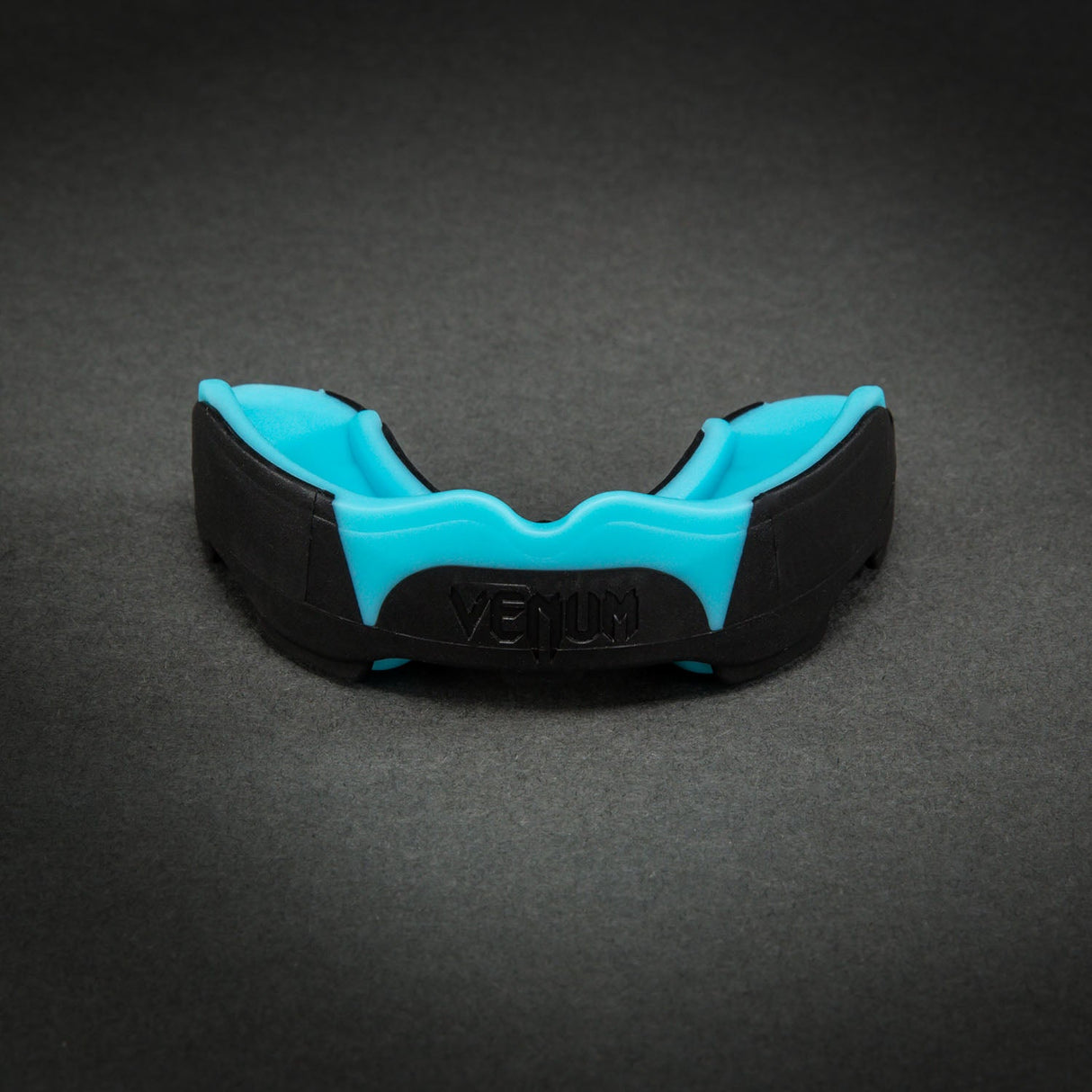 Venum Predator Mouthguard – Black/Turquoise - front