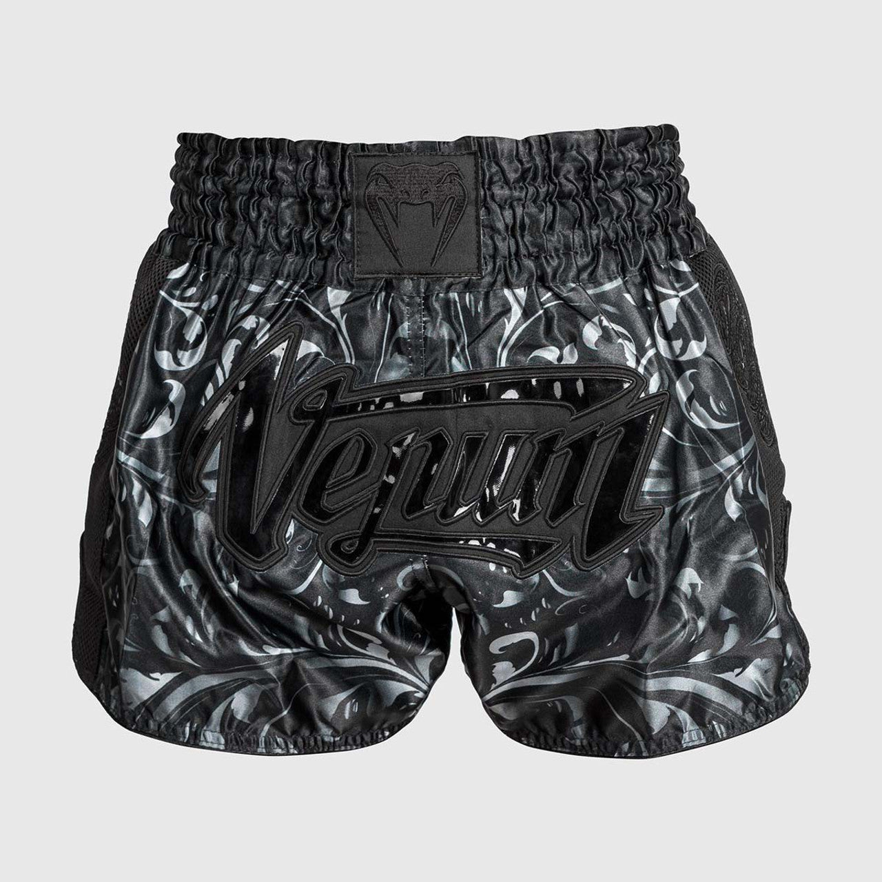 Muay Thai Shorts Venum Classic black / gold