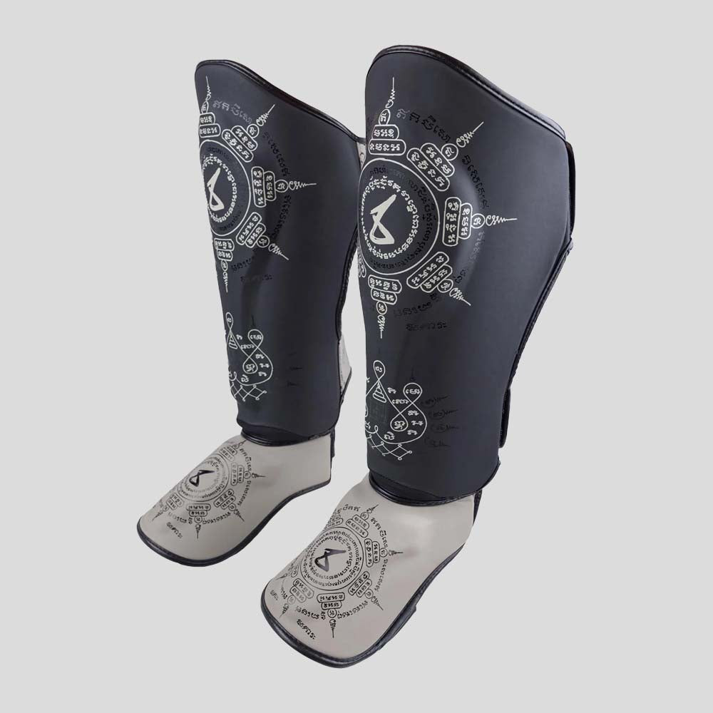 8 Weapons 8 Ways Yant Shin Guards Black/Sand