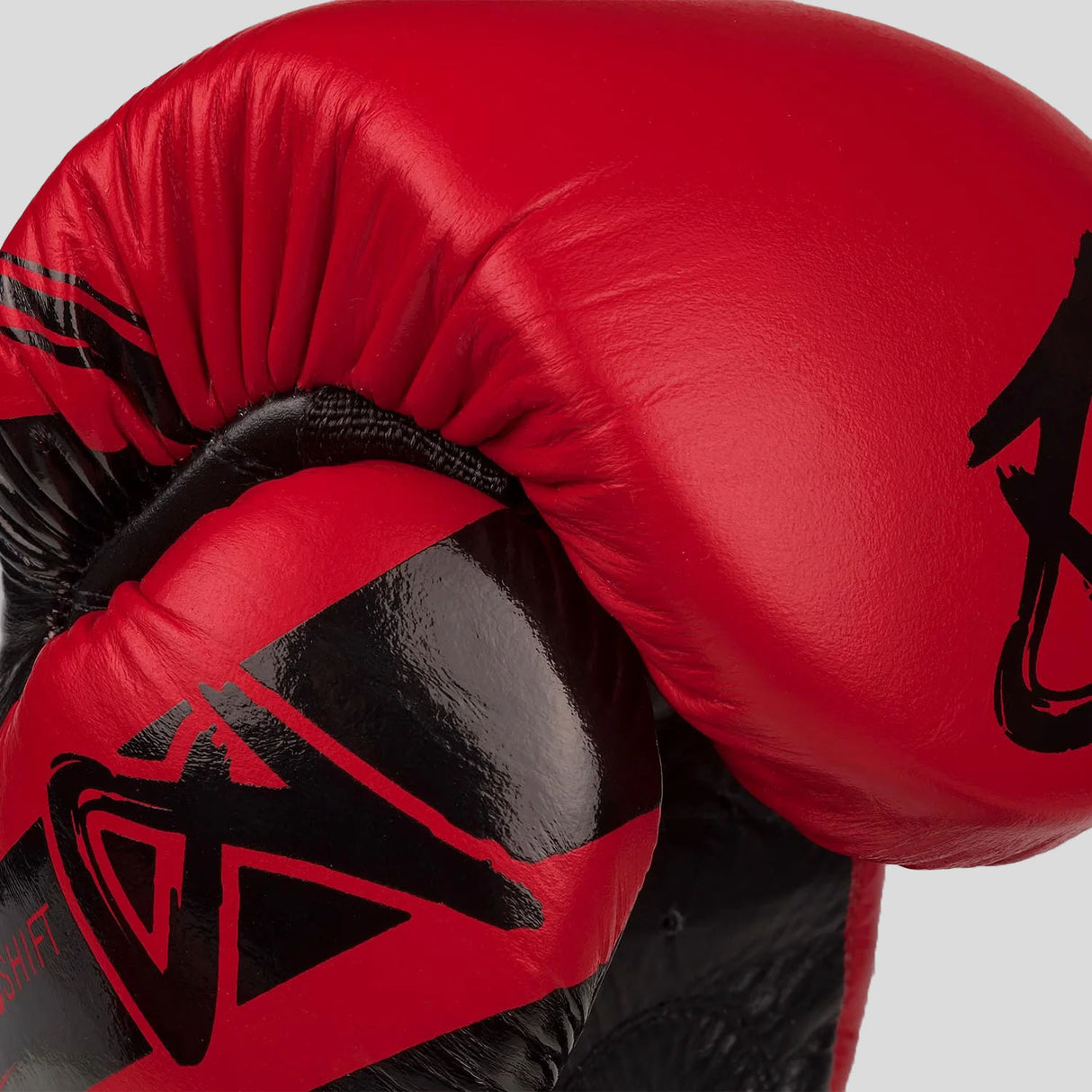 8 Weapons Shift Competition Boxing Gloves Red/Black