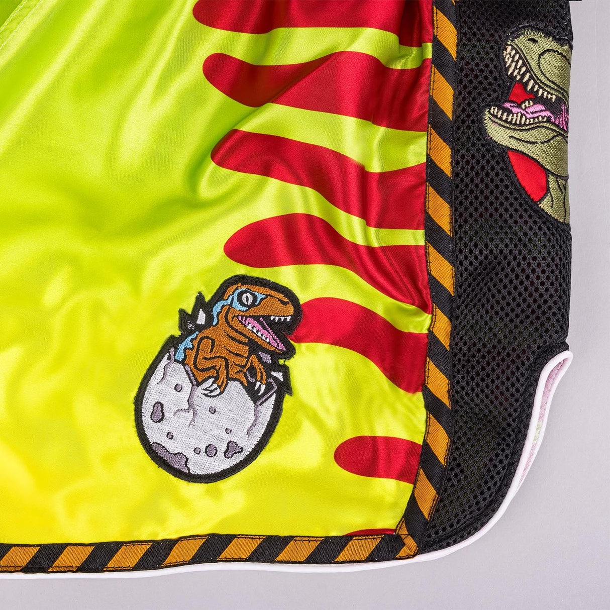 8 Weapons Jurassic Muay Thai Shorts Green - view 9