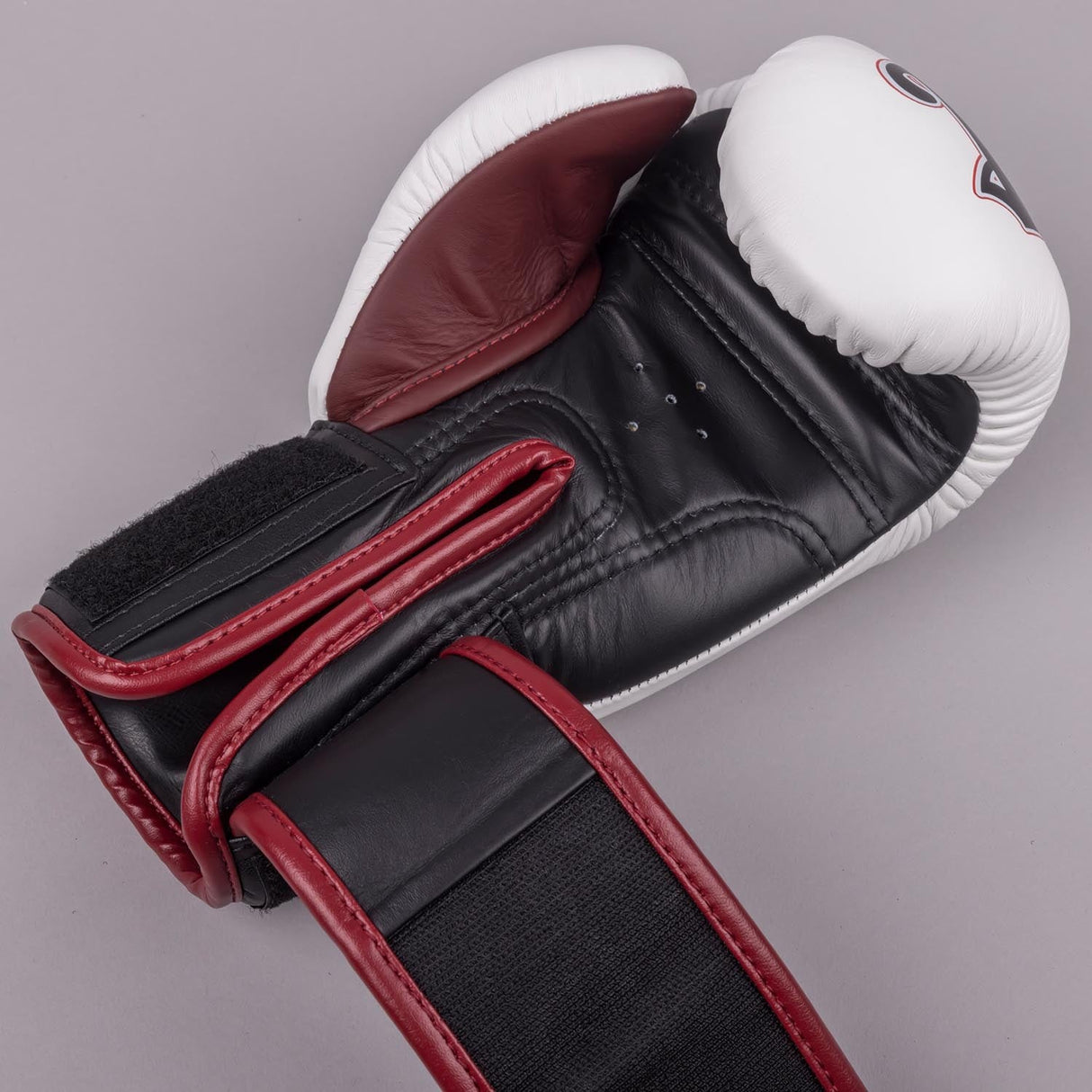 8 Weapons Bangkok Boxing Gloves White/Black - view 6
