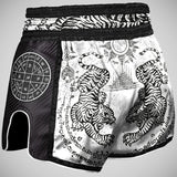 8 Weapons Sak yant tigers carbon muay thai Shorts weiß