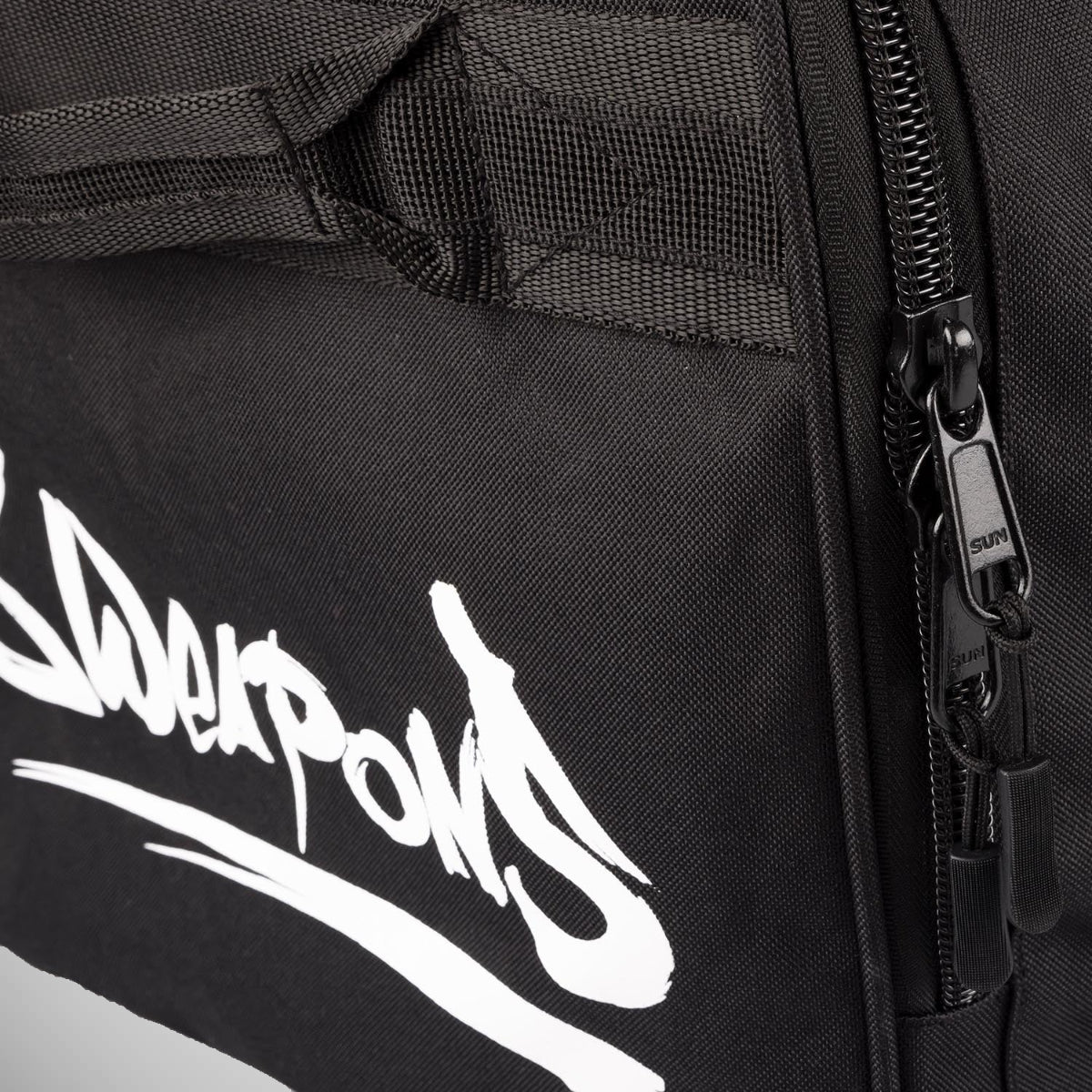 8 Weapons Sportsack schwarz/weiß