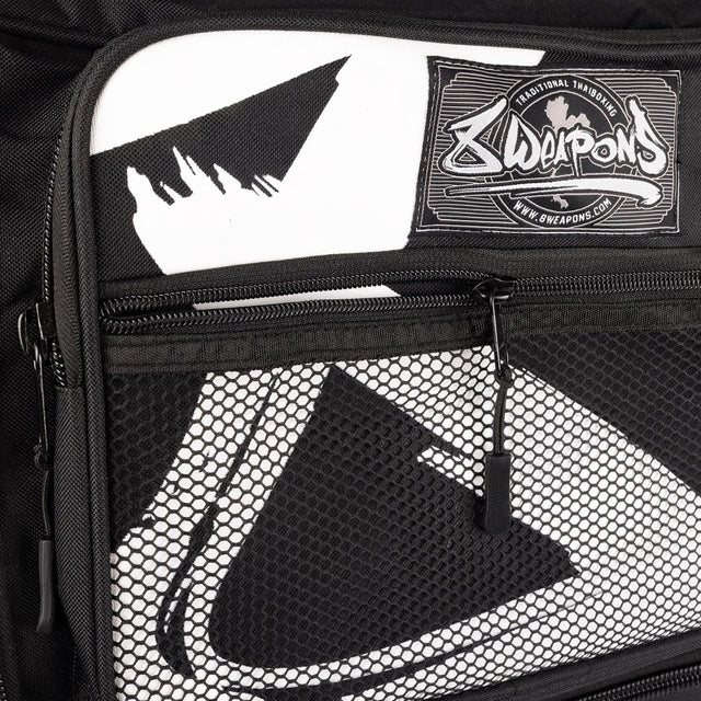 8 Weapons Sports Bag Black/White