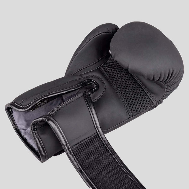 8 Weapons Unlimited 2.0 Kids Boxing Gloves Black/Black