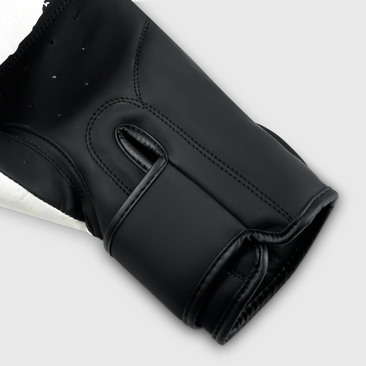 Рукавички боксу Fumetsu Berserker білі