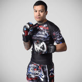 8 våpen kuttet som et blad 2.0 boksehansker svart