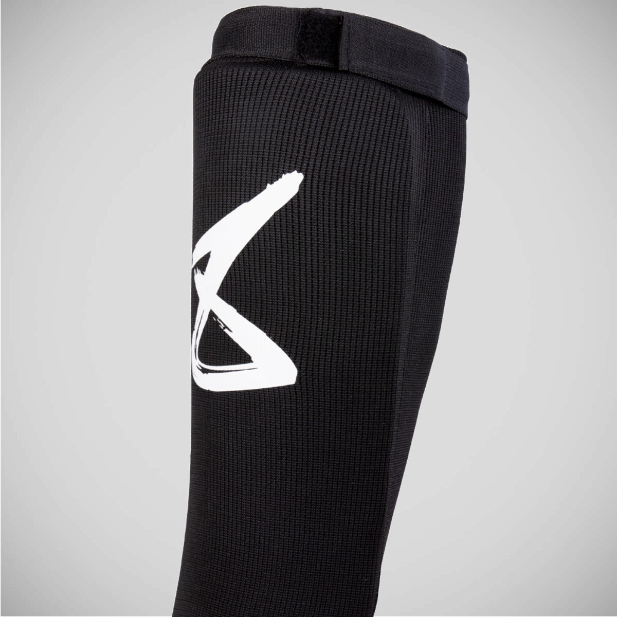 8 हथियार S8 शिन गार्ड्स ब्लैक