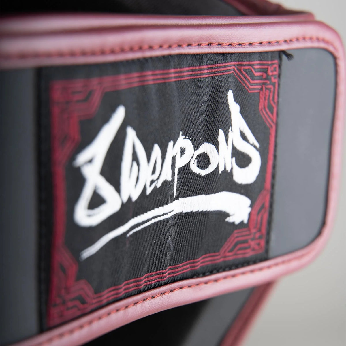 8 Weapons Sak yant Naga Shin Guards Schwarz