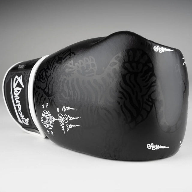 8 Weapons Sak Yant Big Tiger Boxing Gloves Black/Black