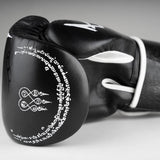 8武器sak yant big tigerボクシンググローブブラック/ブラック