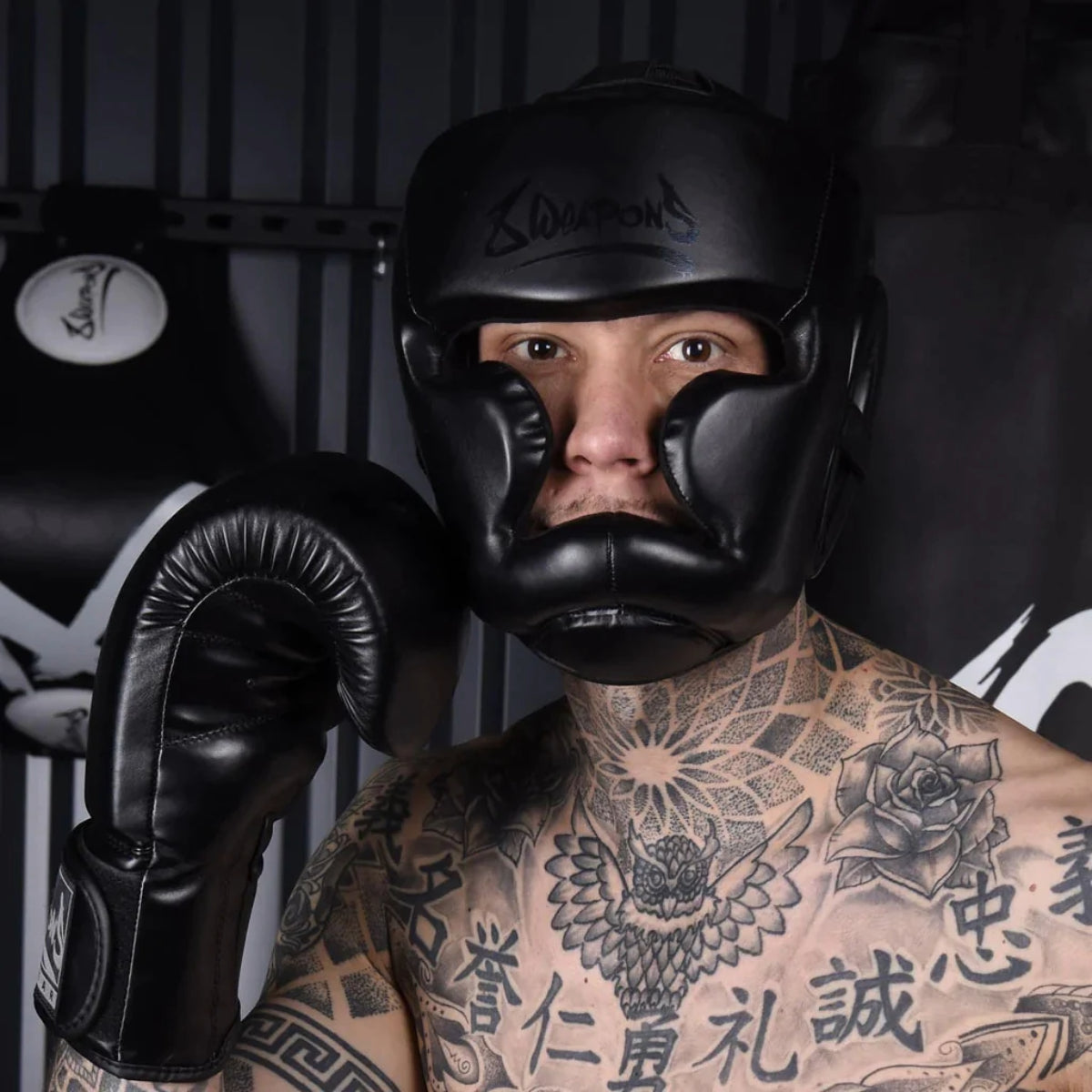 8武器無制限のヘッドガードブラック/ブラック