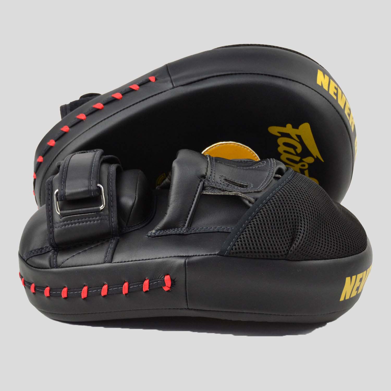 FMV13 FAIRTEX MAXIMIZED FOCUS MITTS BLACK/GOLD MADE4FIGHTERS