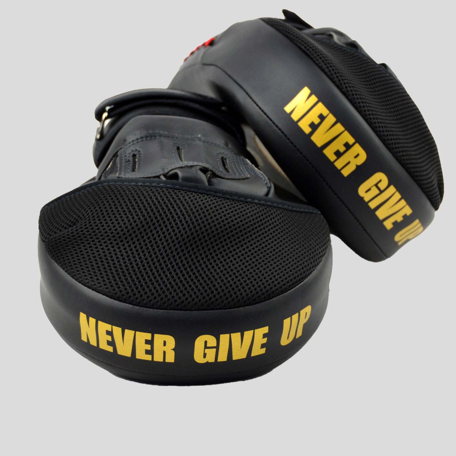 FMV13 FAIRTEX MAXIMIZED FOCUS MITTS BLACK/GOLD MADE4FIGHTERS