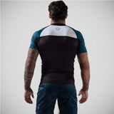 Kingz Born To Rule بأكمام قصيرة وواقي من الطفح الجلدي باللون الأسود