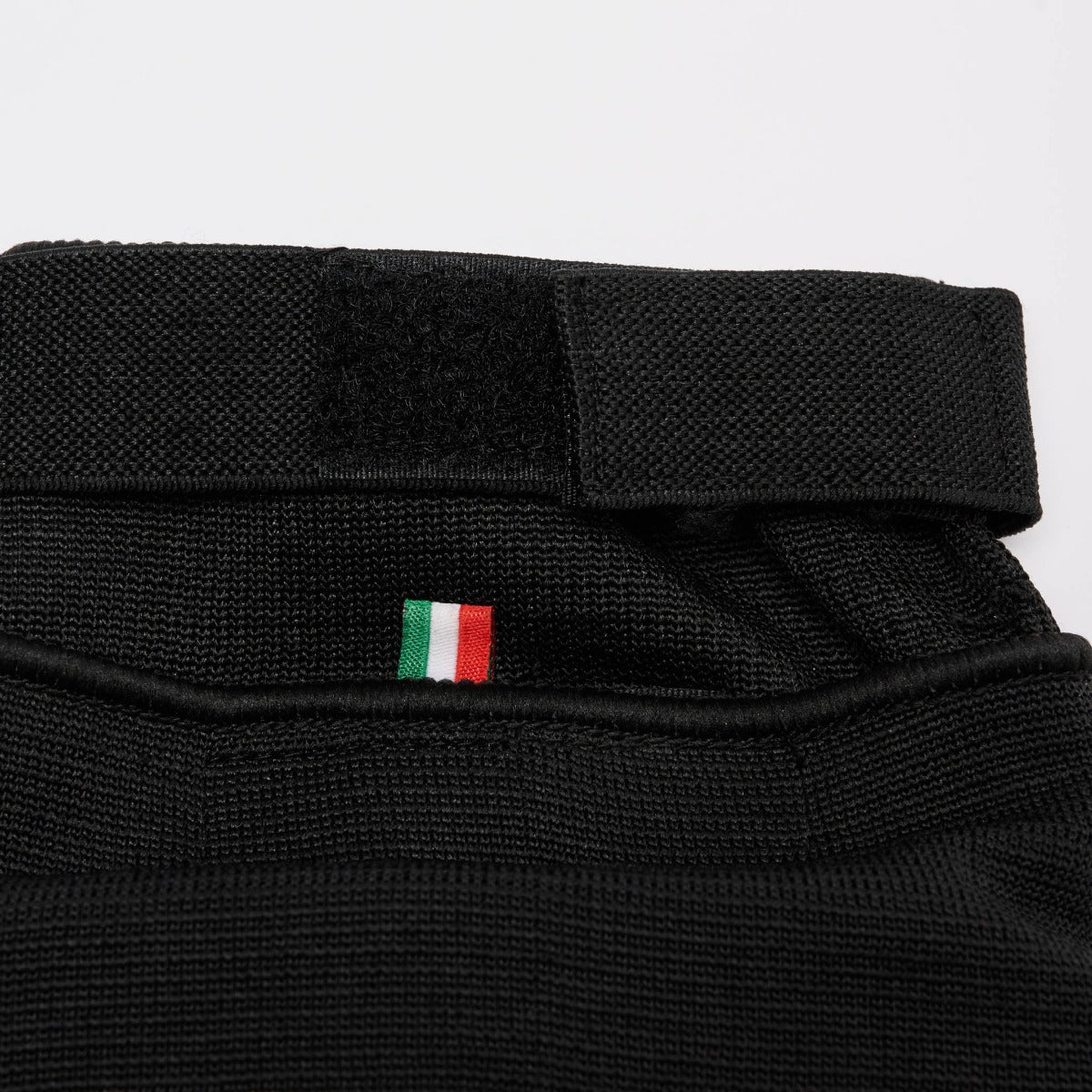 Leone DNA Elasticed Shin Inrtep Guards Black