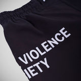 曼托学会与黑色短裤搏斗