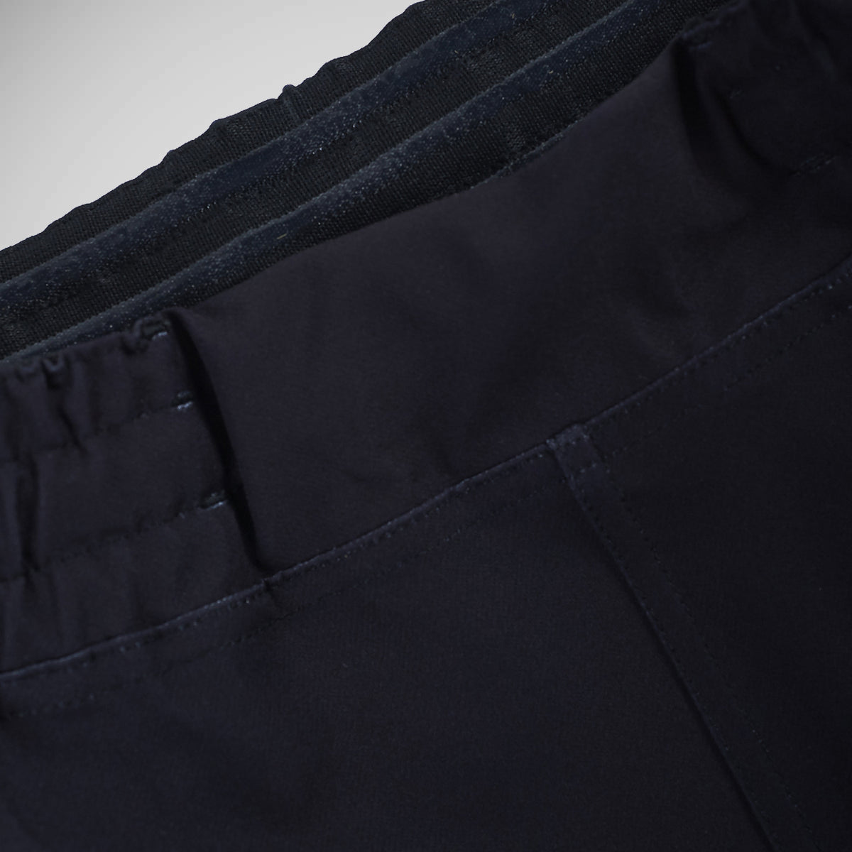 Modèle manto combat short noir