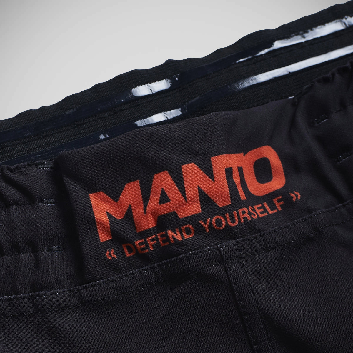 Manto x yauhen abu oni vecht shorts zwart