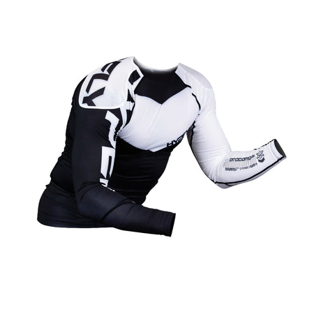 Hyperfly Supreme Edge classificada com manga longa guarda preto